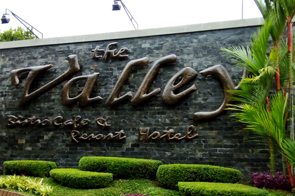 The Valley Bistro Cafe Rental Mobil Bandung